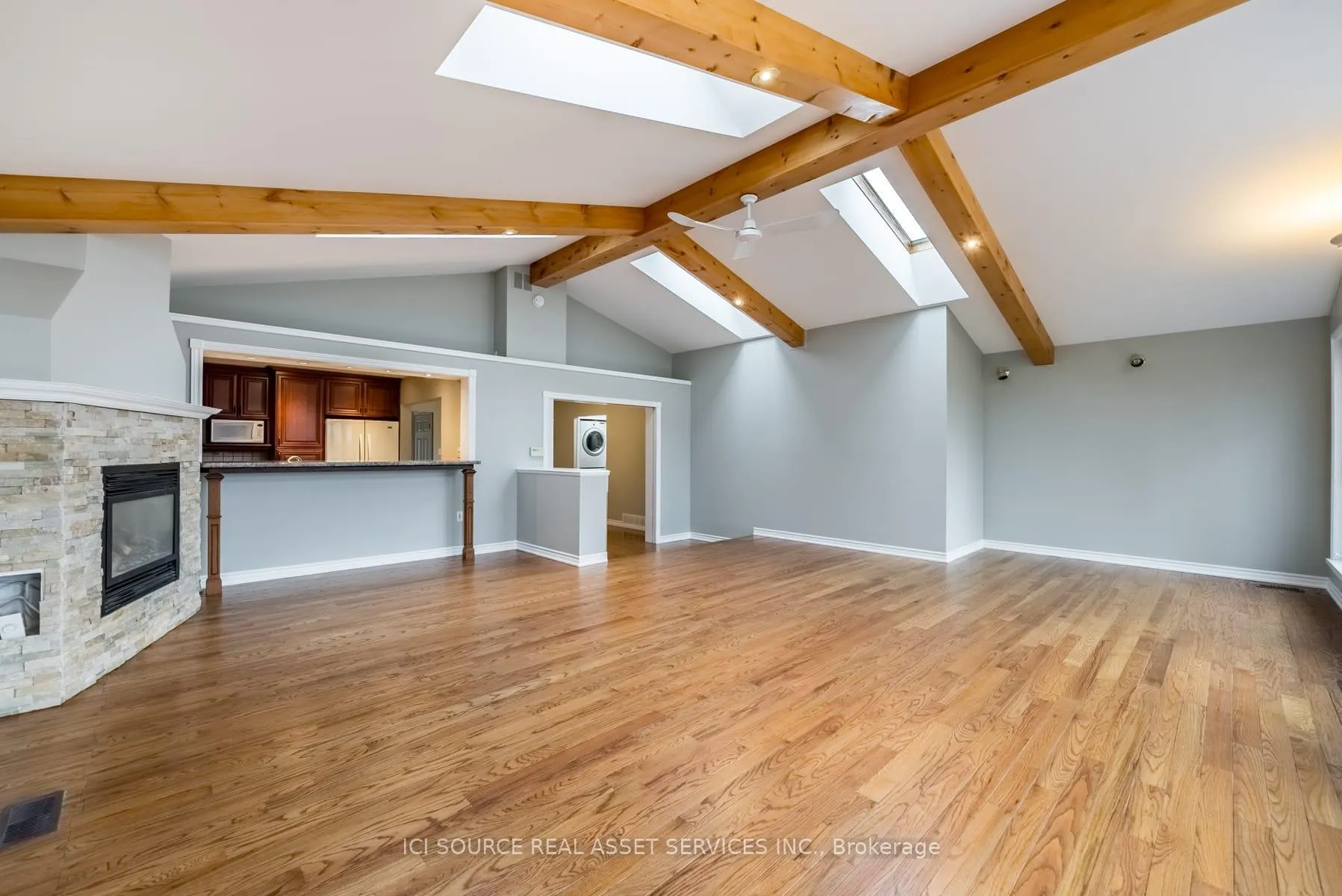 Photo 6 of Unit Upper, 152 Michael Boulevard, Whitby, Lynde Creek — HOMEH