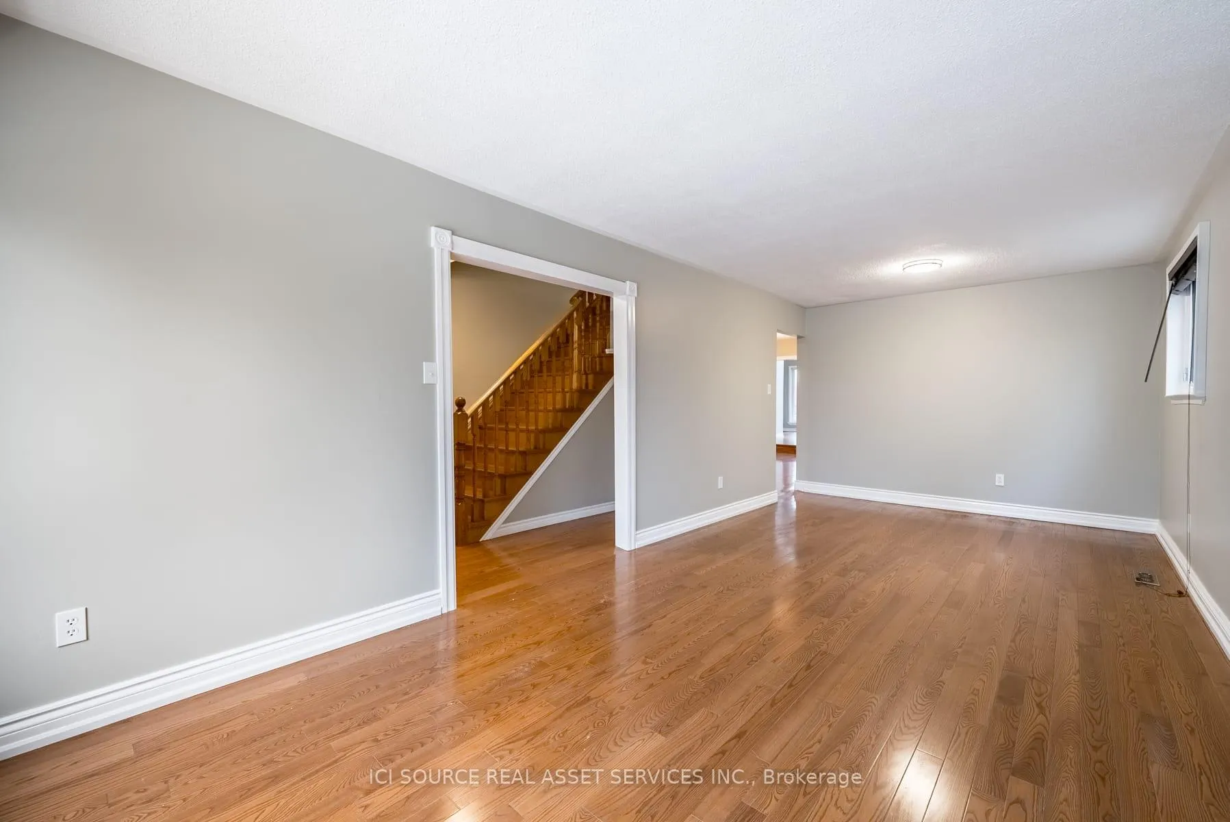 Photo 10 of Unit Upper, 152 Michael Boulevard, Whitby, Lynde Creek — HOMEH