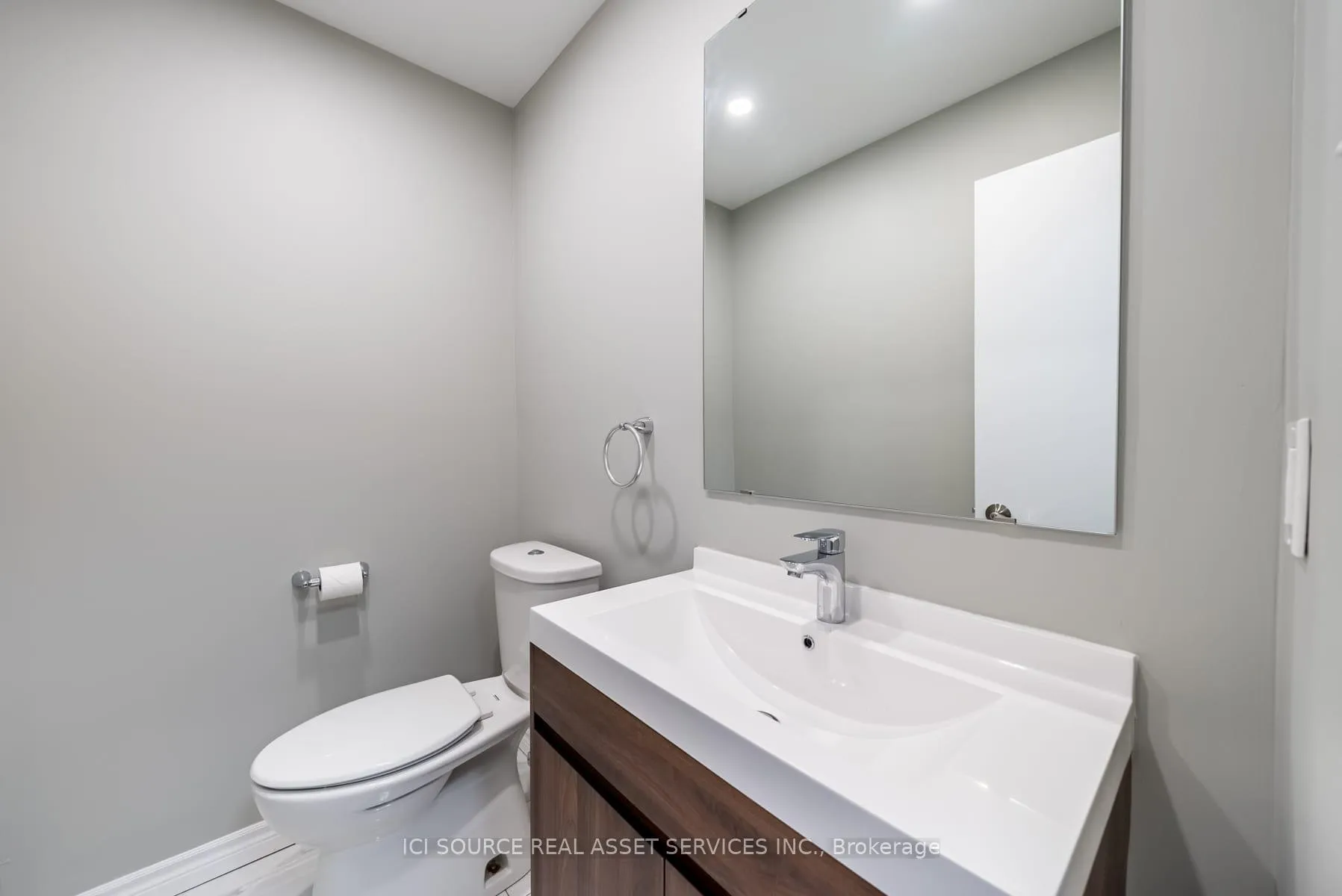Photo 13 of Unit Upper, 152 Michael Boulevard, Whitby, Lynde Creek — HOMEH