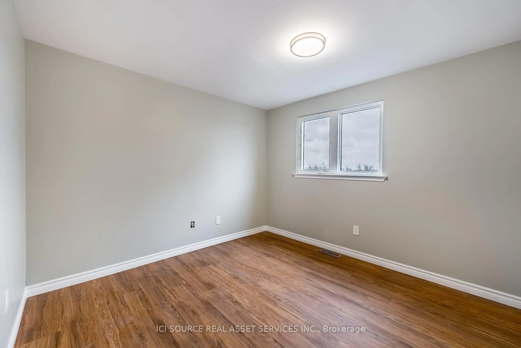 Photo 16 of Unit Upper, 152 Michael Boulevard, Whitby, Lynde Creek — HOMEH