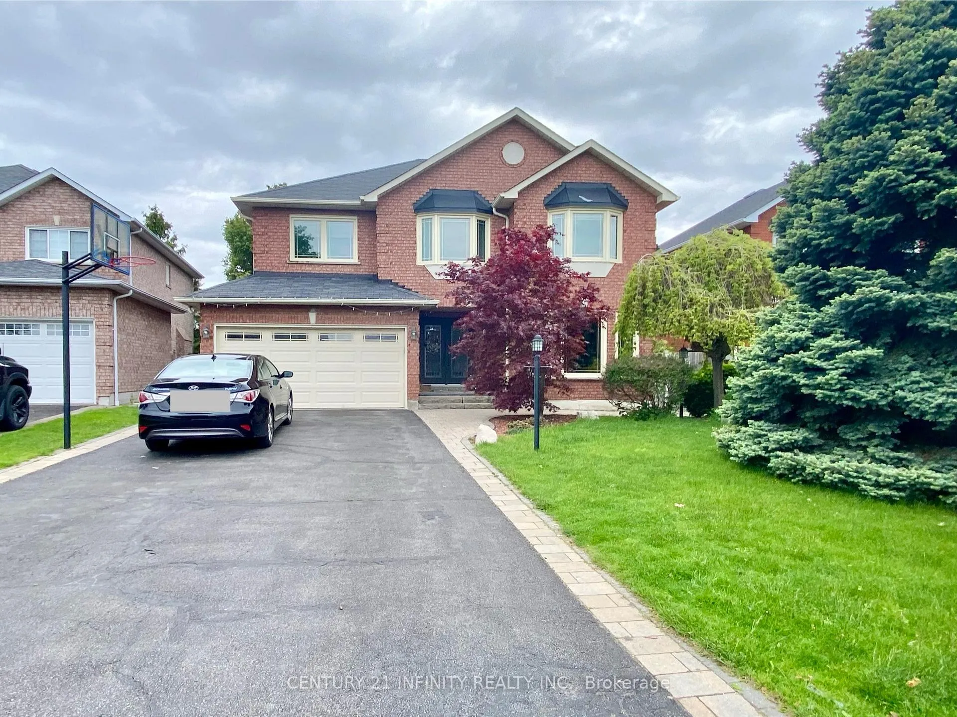 Photo 1 of 12 Headlands Crescent, Whitby, Rolling Acres — HOMEH