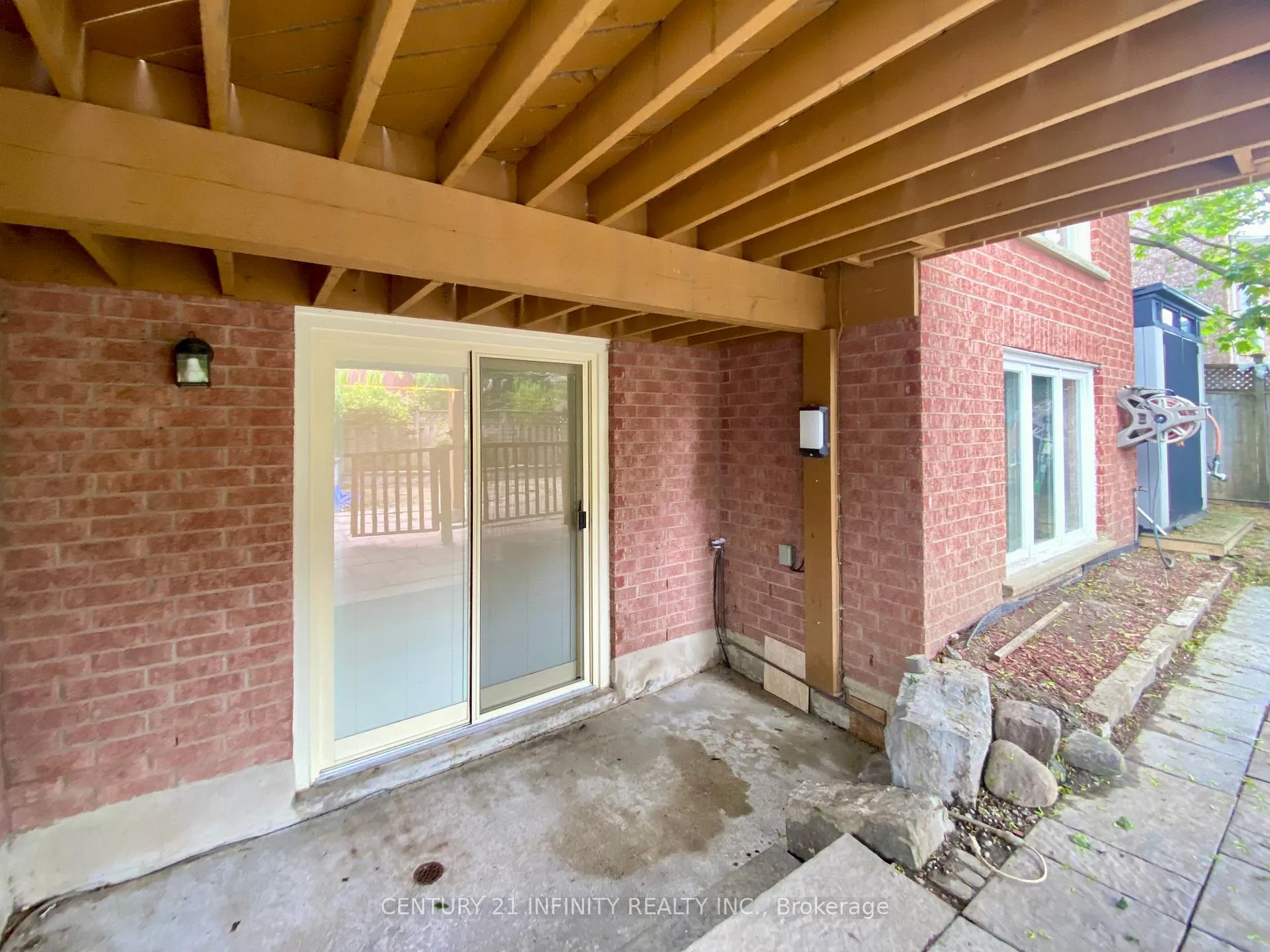 Photo 4 of 12 Headlands Crescent, Whitby, Rolling Acres — HOMEH
