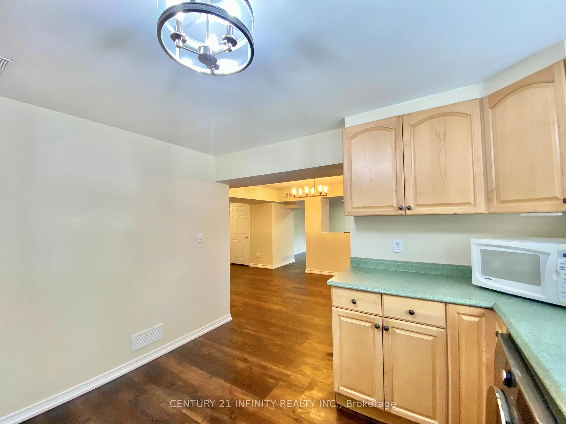 Photo 10 of 12 Headlands Crescent, Whitby, Rolling Acres — HOMEH