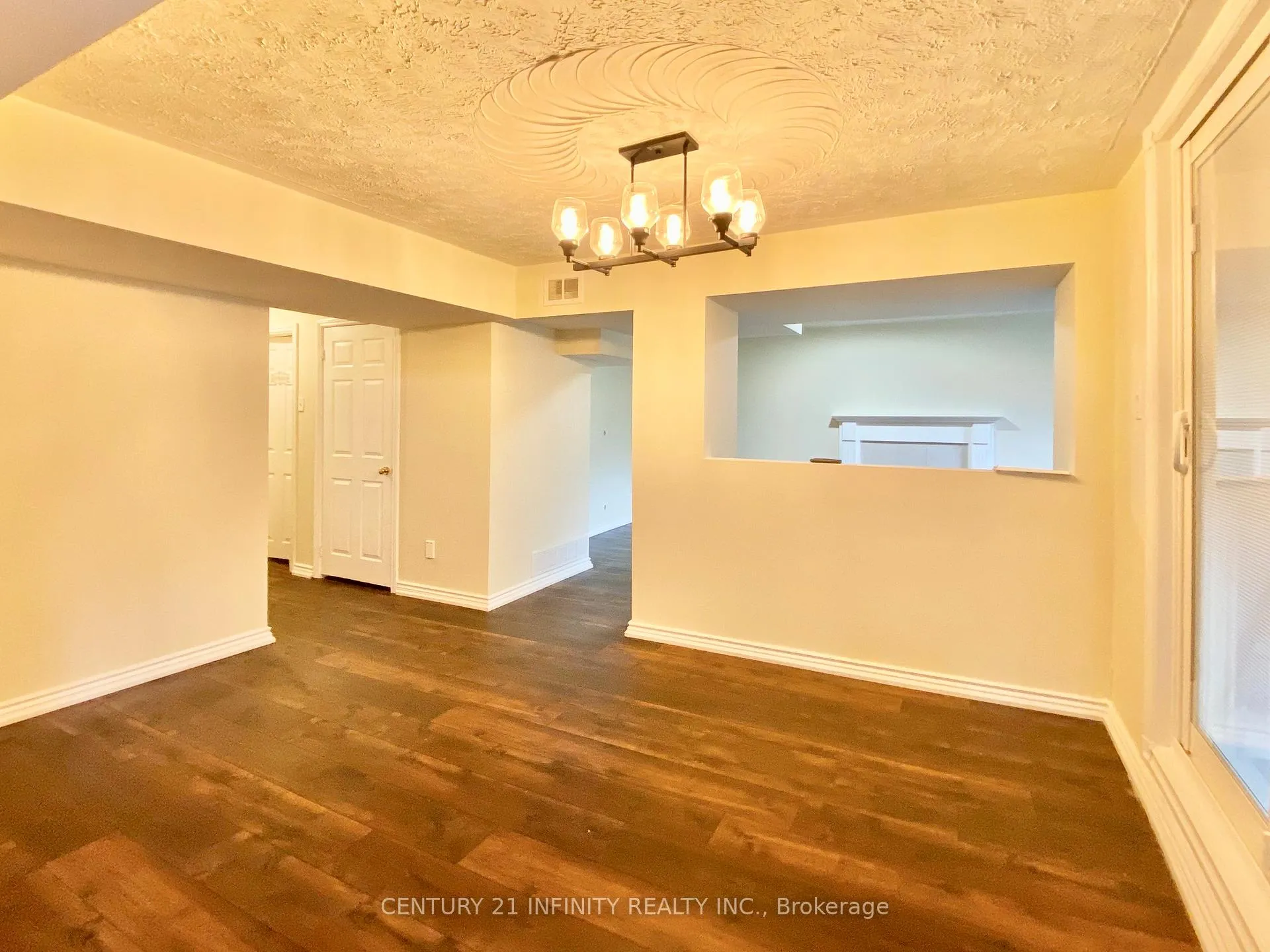 Photo 11 of 12 Headlands Crescent, Whitby, Rolling Acres — HOMEH