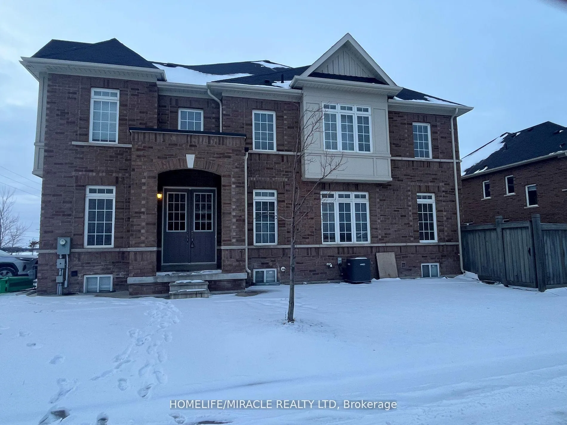Front of Unit Upper, 37 Vezna Crescent