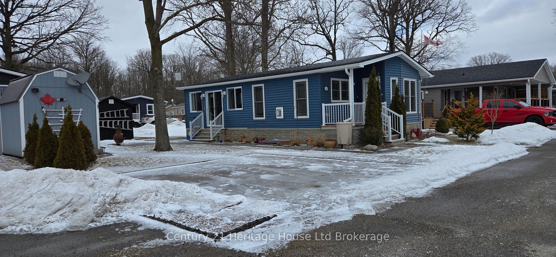 Front of Unit 22, 296 West Quarter Townline Road