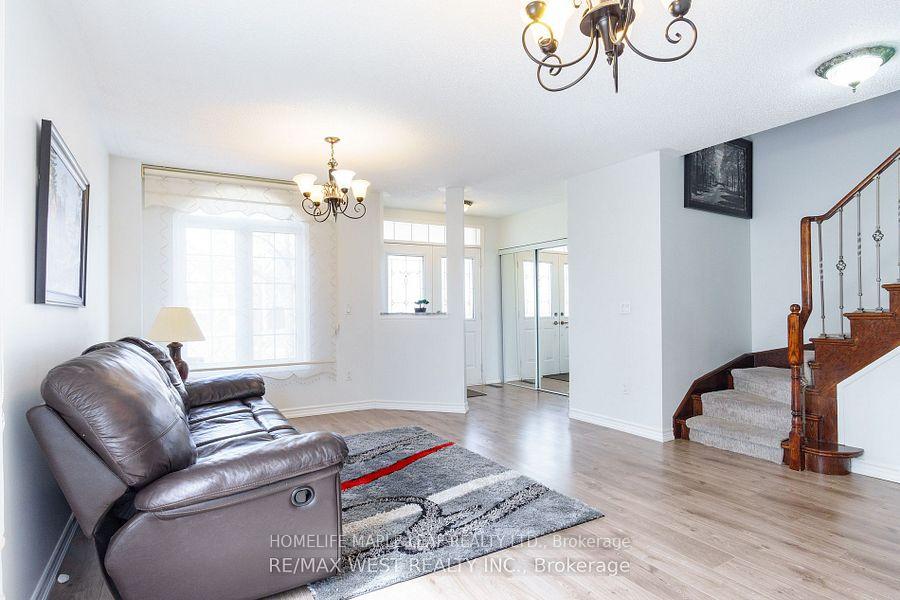 Photo 5 of 11 Nina Place, Brampton, Fletcher's Meadow — HOMEH