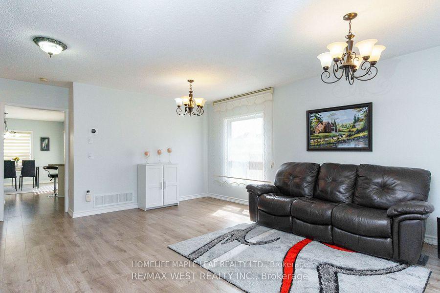 Photo 6 of 11 Nina Place, Brampton, Fletcher's Meadow — HOMEH