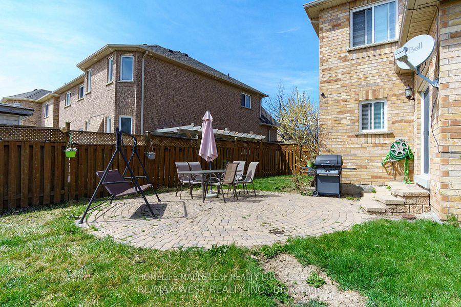 Photo 12 of 11 Nina Place, Brampton, Fletcher's Meadow — HOMEH