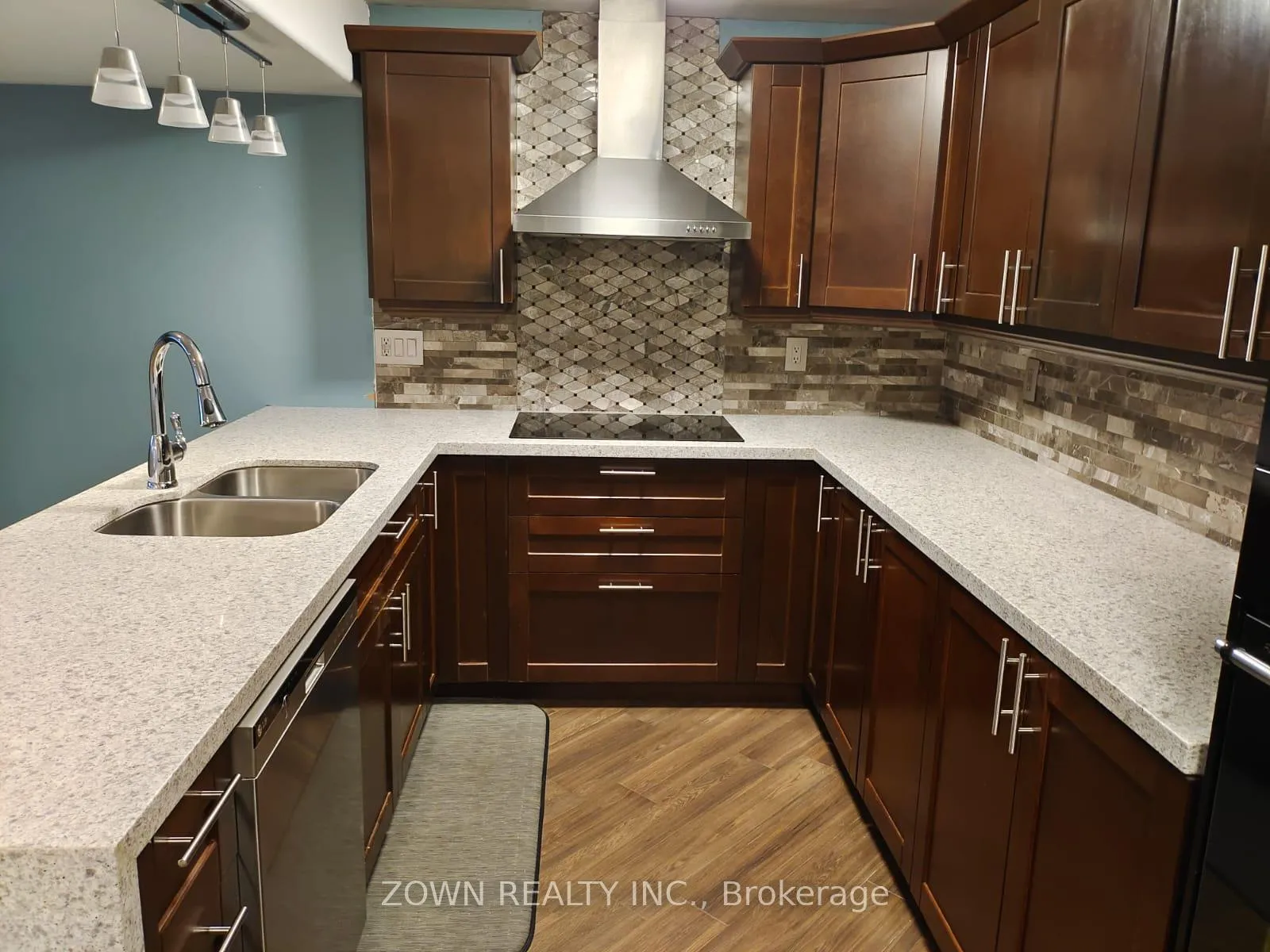 Photo 4 of 1900 Arborwood Drive, Oshawa, Taunton — HOMEH