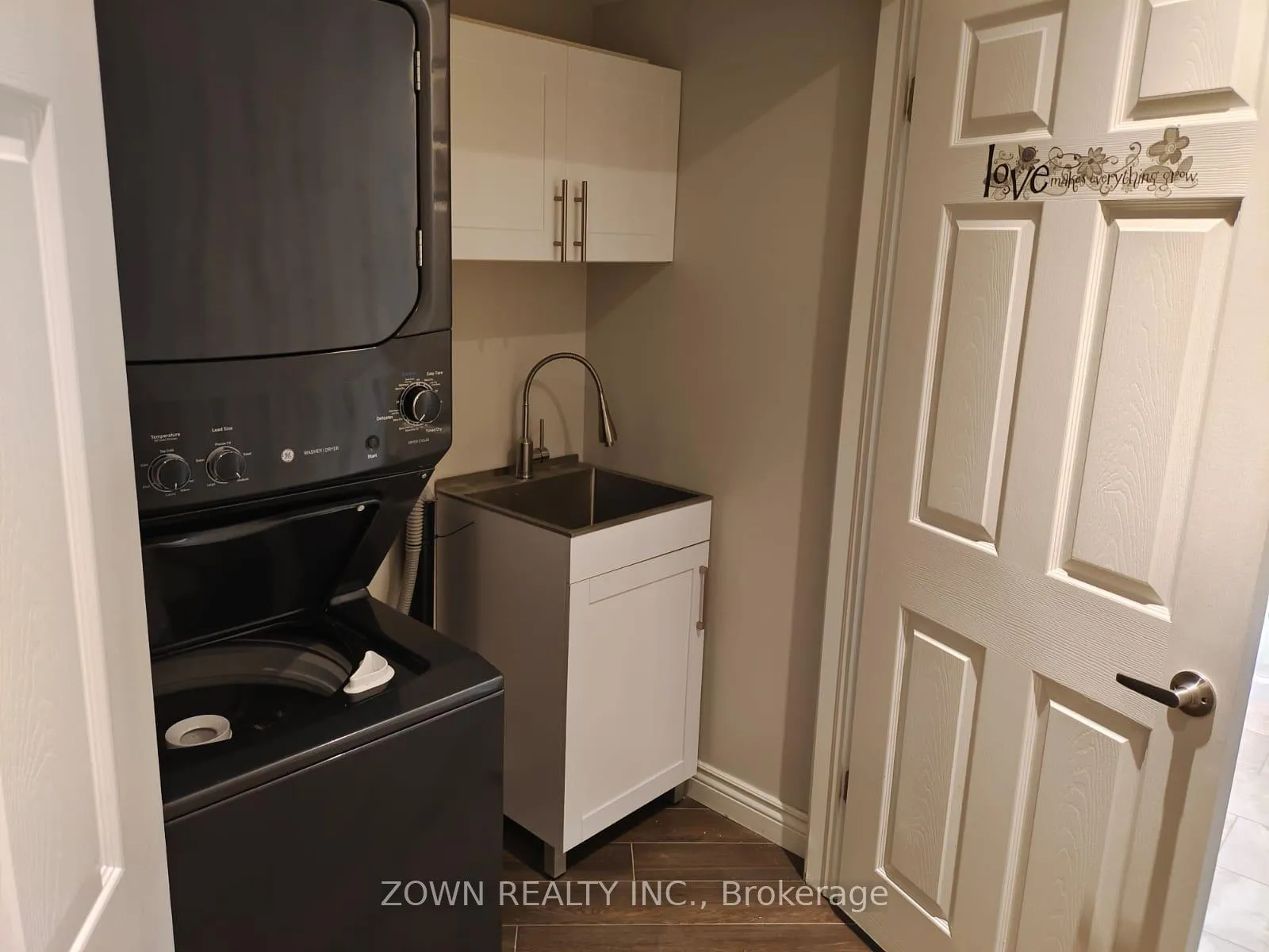 Photo 9 of 1900 Arborwood Drive, Oshawa, Taunton — HOMEH