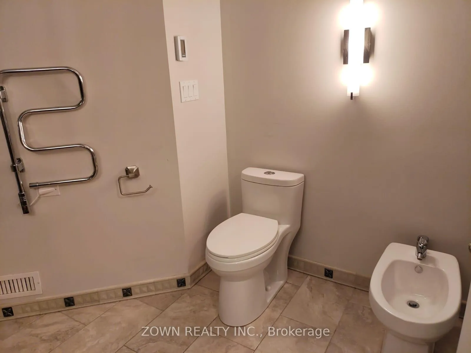 Photo 16 of 1900 Arborwood Drive, Oshawa, Taunton — HOMEH