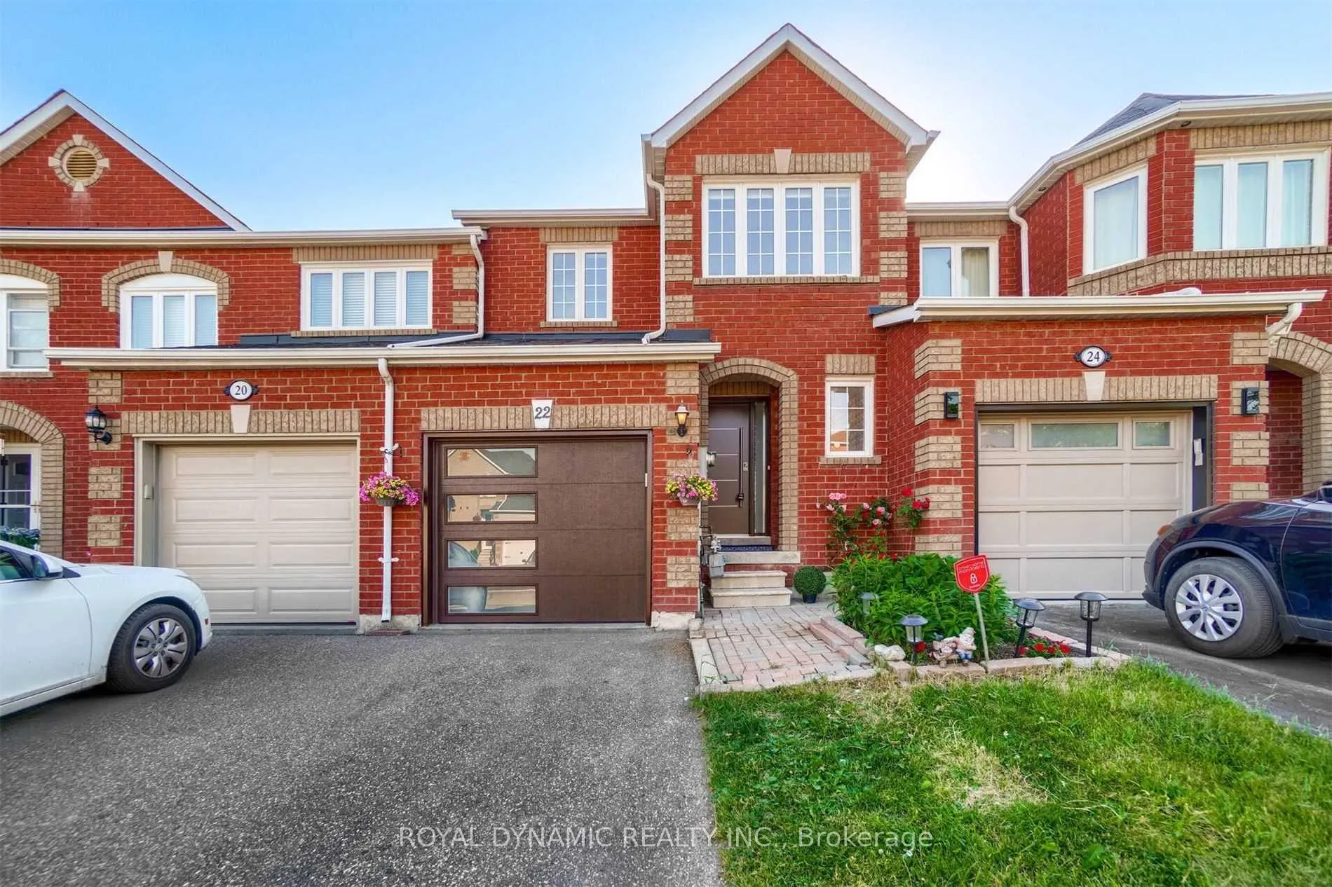Photo 1 of 22 Giancola Crescent, Vaughan, Maple — HOMEH