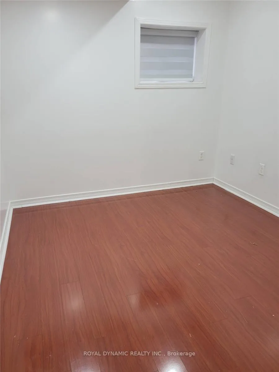 Photo 8 of 22 Giancola Crescent, Vaughan, Maple — HOMEH