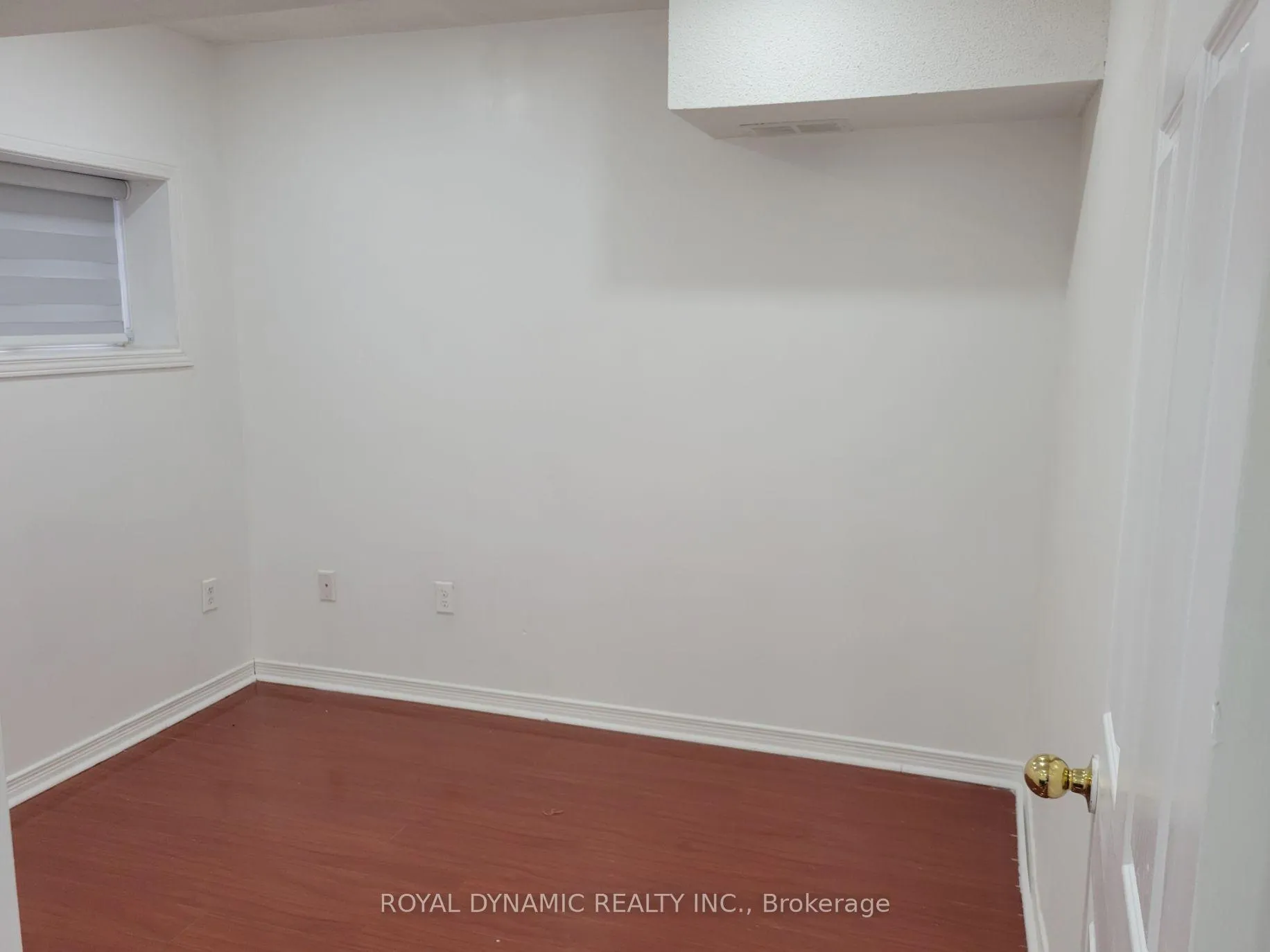 Photo 9 of 22 Giancola Crescent, Vaughan, Maple — HOMEH