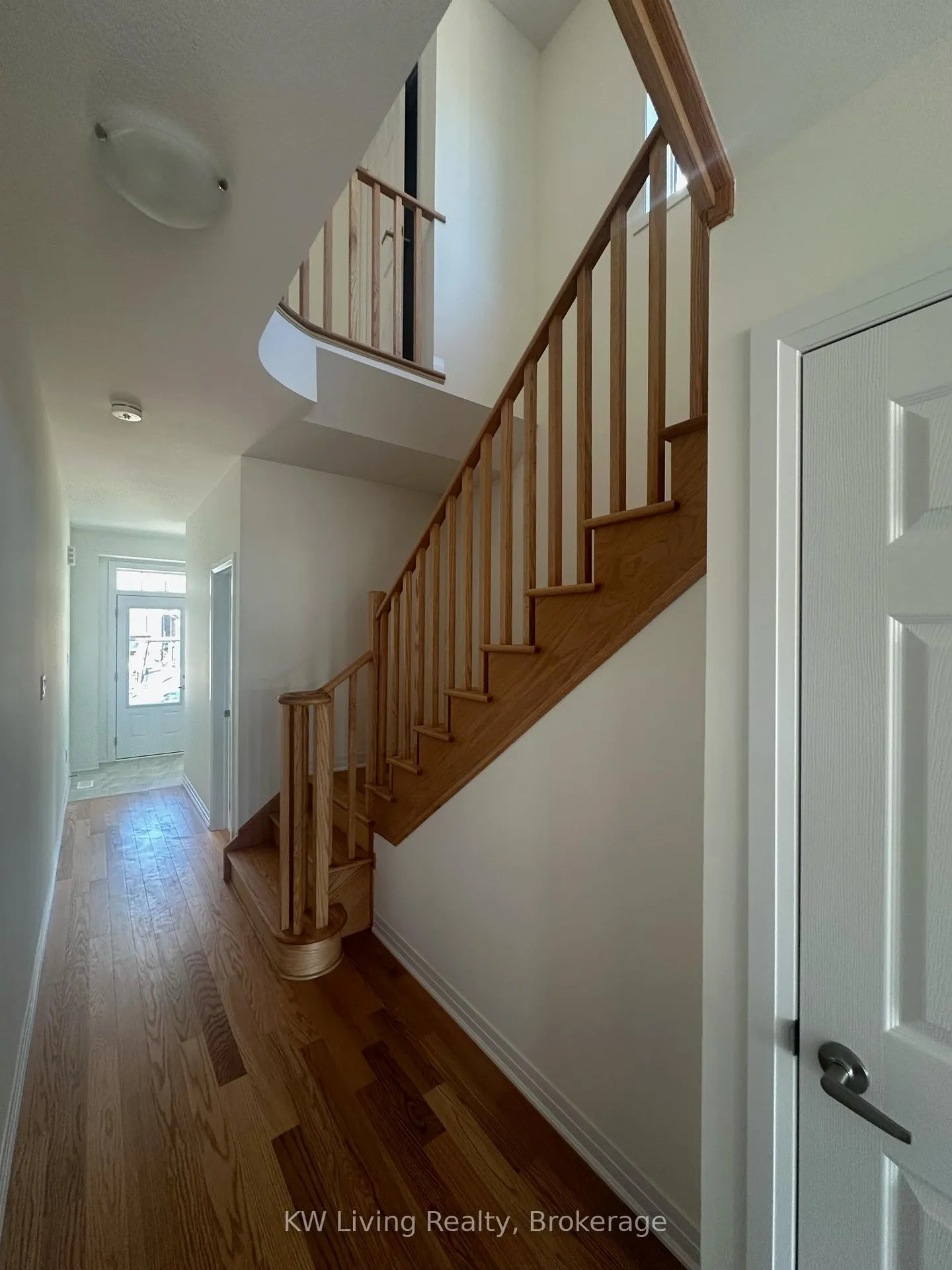 Photo 2 of 41 Canvas Crescent, Welland, Dain City — HOMEH