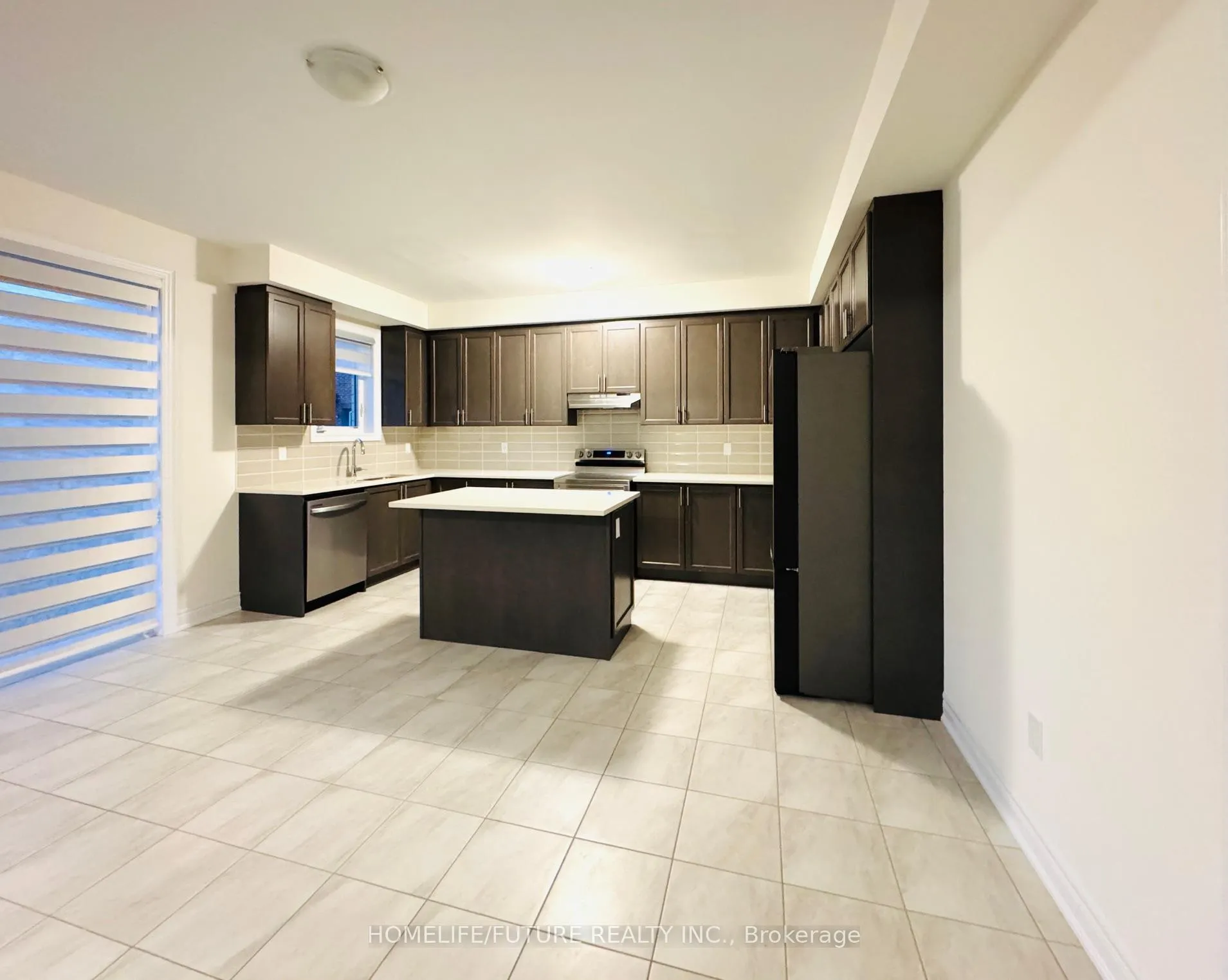 Photo 2 of 55 Wamsley Crescent, Clarington, Newcastle — HOMEH