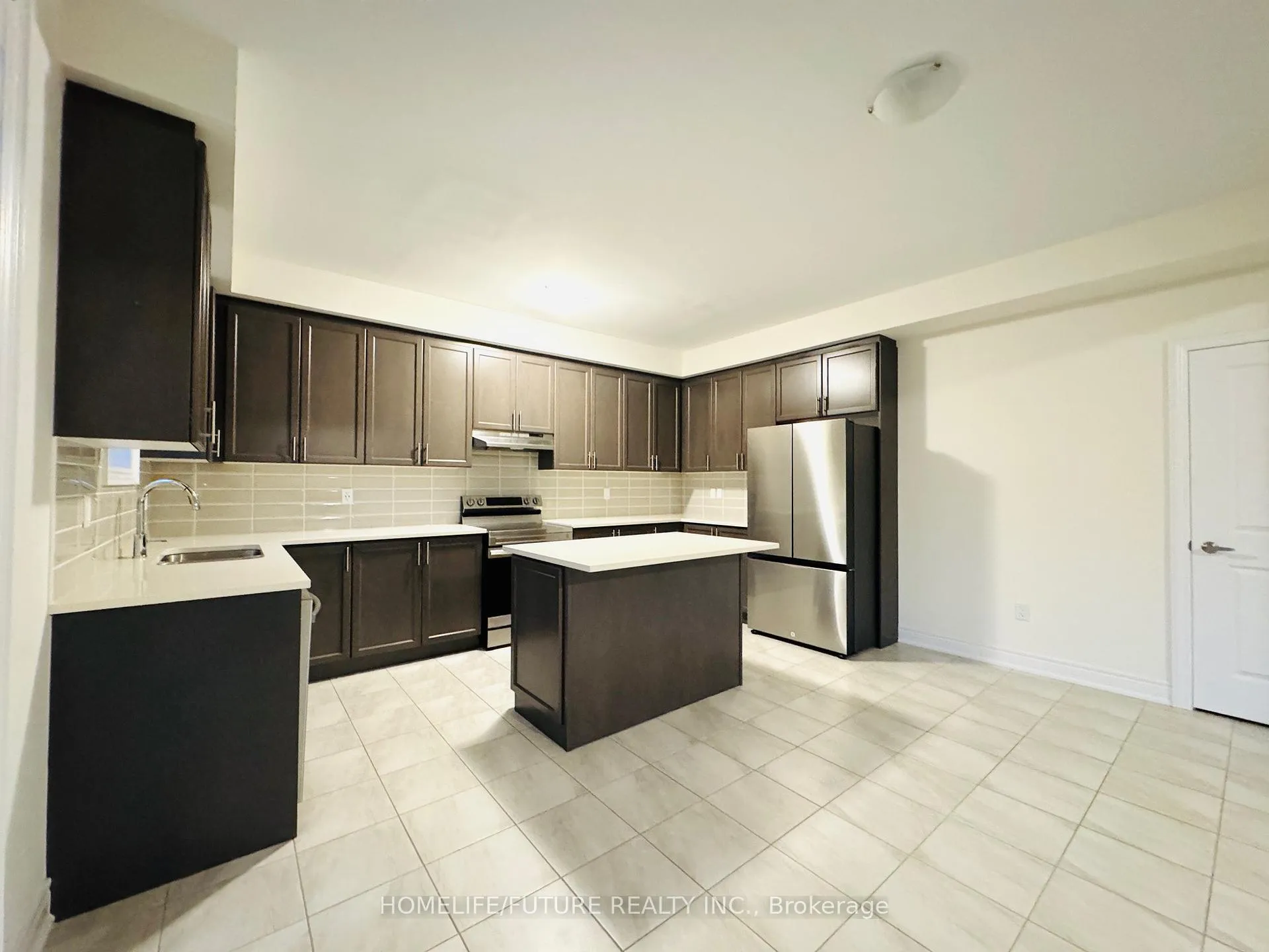 Photo 3 of 55 Wamsley Crescent, Clarington, Newcastle — HOMEH