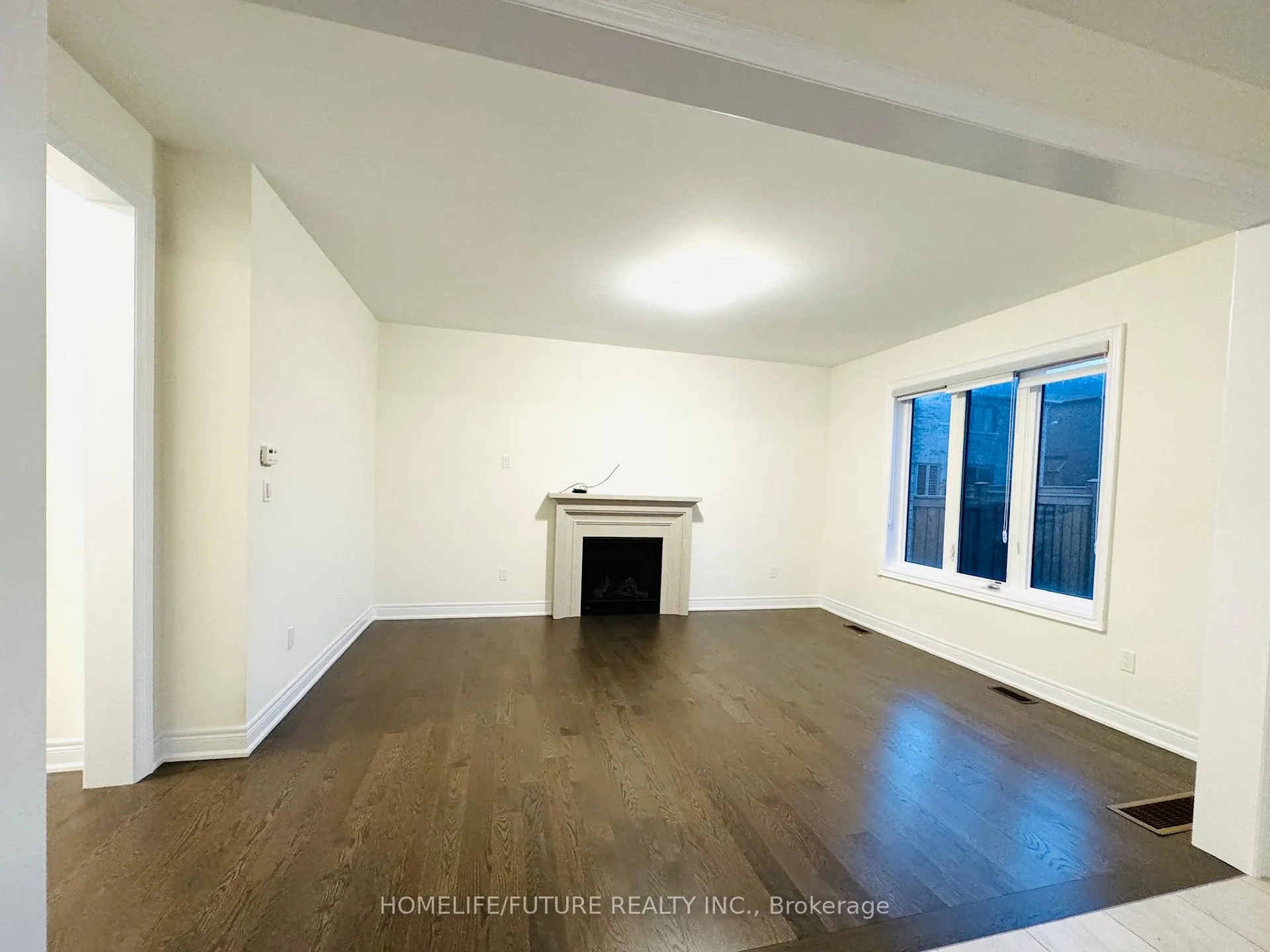 Photo 4 of 55 Wamsley Crescent, Clarington, Newcastle — HOMEH