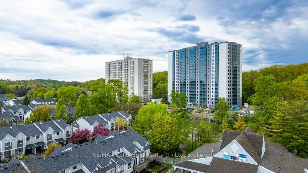 Photo 5 of Unit 1710, 55 Green Valley Drive, Kitchener — HOMEH