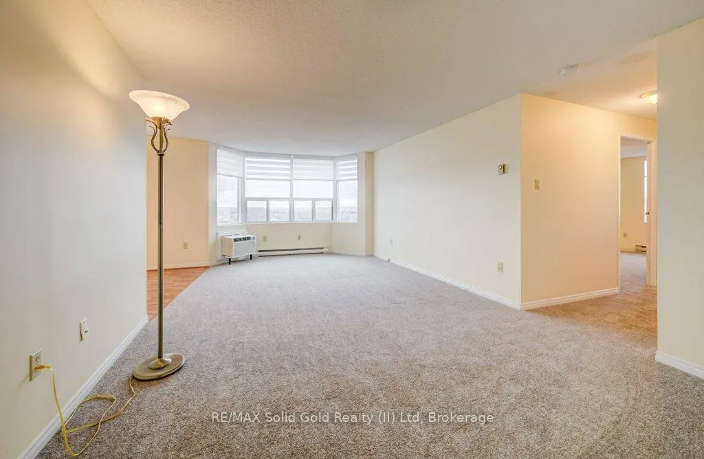 Photo 12 of Unit 1710, 55 Green Valley Drive, Kitchener — HOMEH