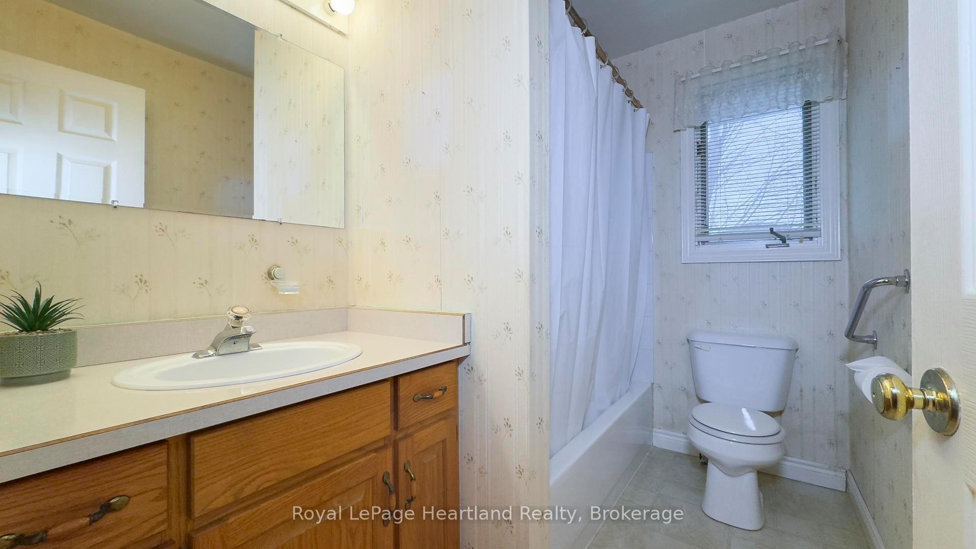 Photo 16 of 48 Lee Crescent, Goderich, Goderich (Town) — HOMEH