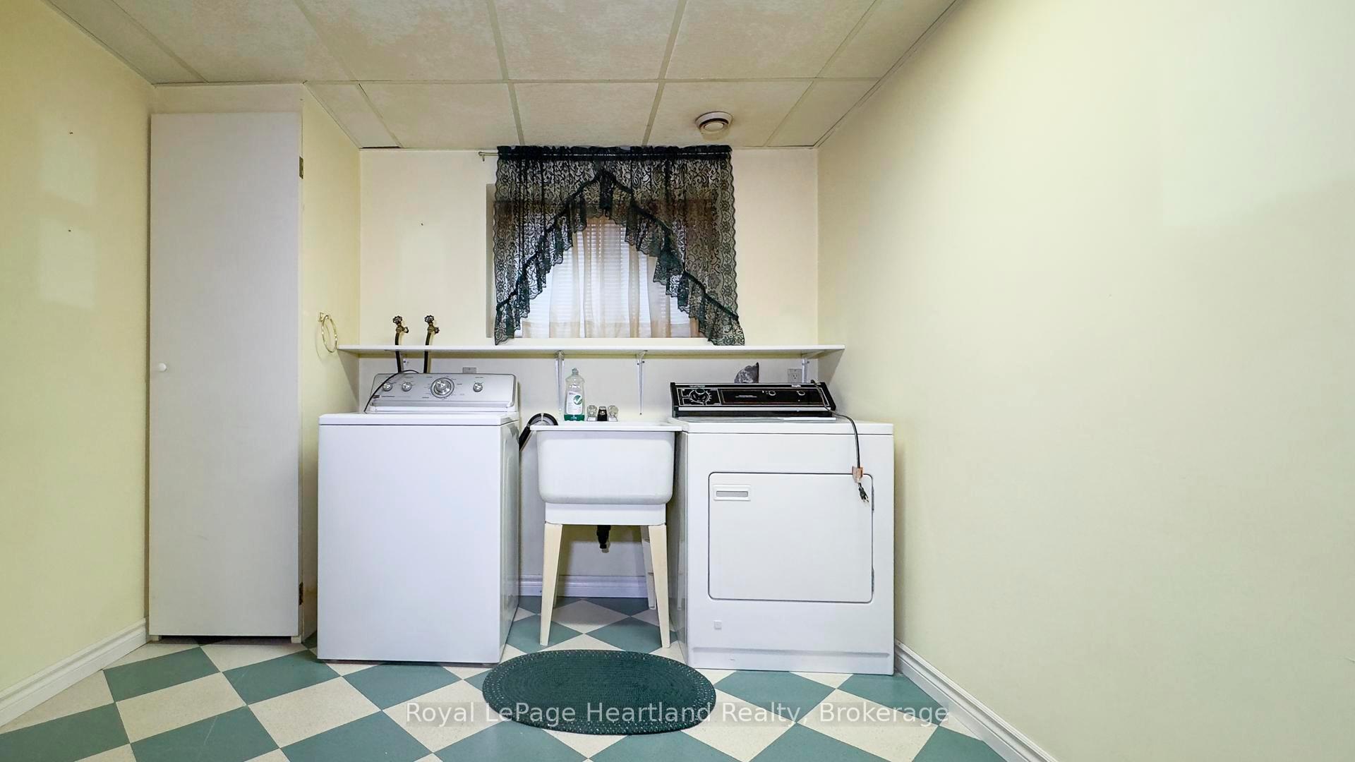 Photo 28 of 48 Lee Crescent, Goderich, Goderich (Town) — HOMEH
