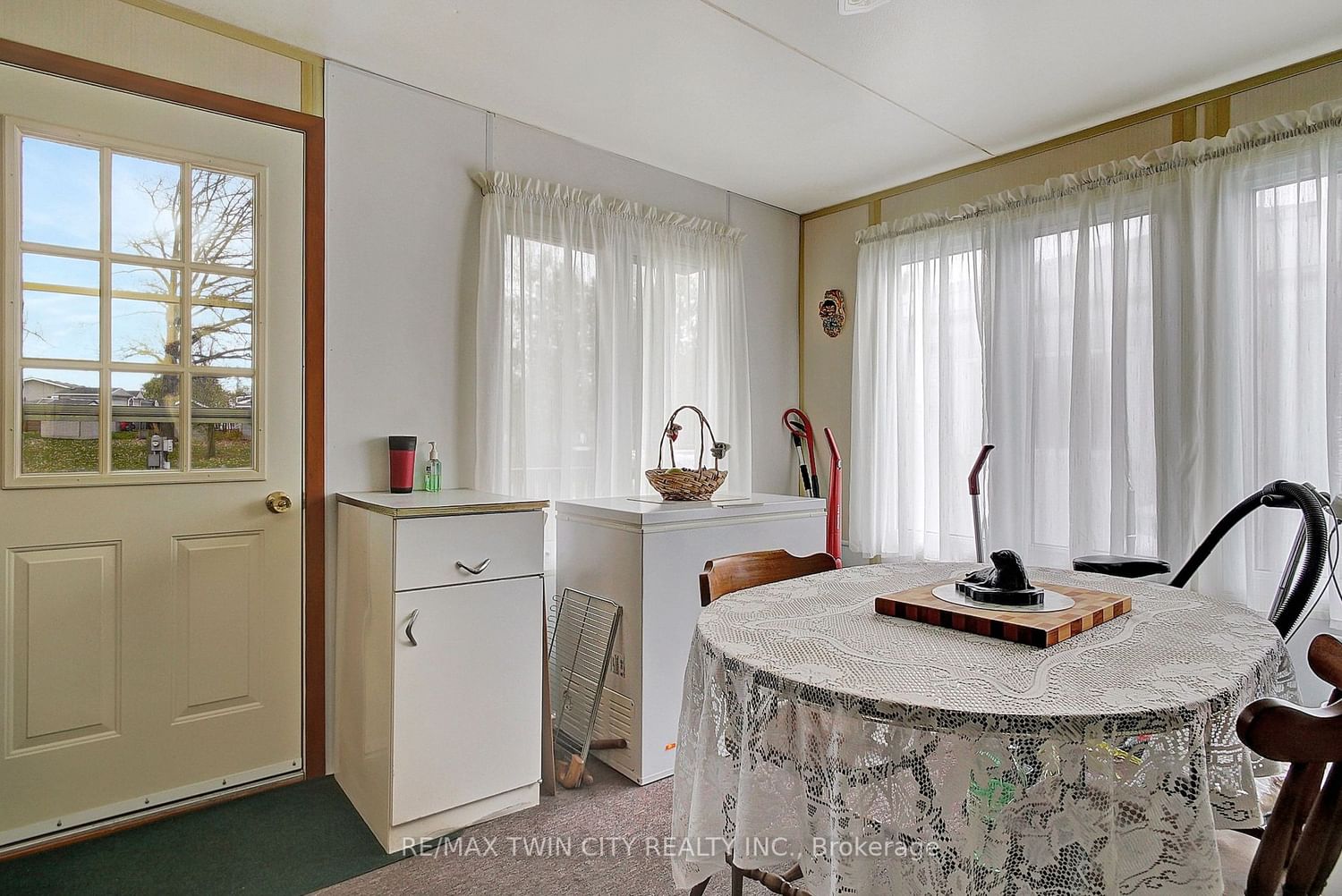 Photo 2 of Unit 8, 1429 Sheffield Rd, Hamilton, Rural Flamborough — HOMEH