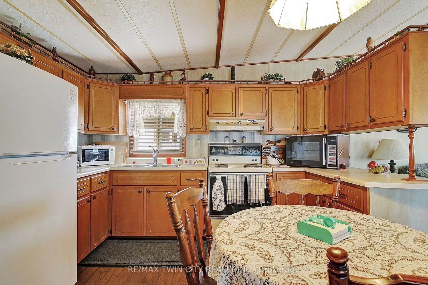 Photo 6 of Unit 8, 1429 Sheffield Rd, Hamilton, Rural Flamborough — HOMEH