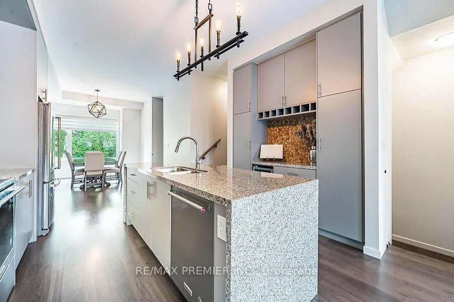 Photo 10 of 77 Sydney Circle, Vaughan, Vellore Village — HOMEH