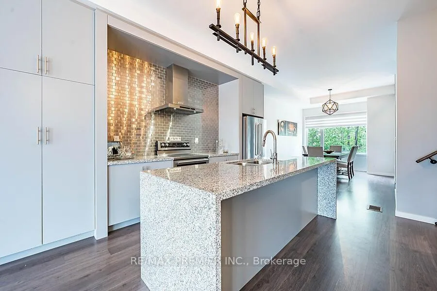 Photo 13 of 77 Sydney Circle, Vaughan, Vellore Village — HOMEH
