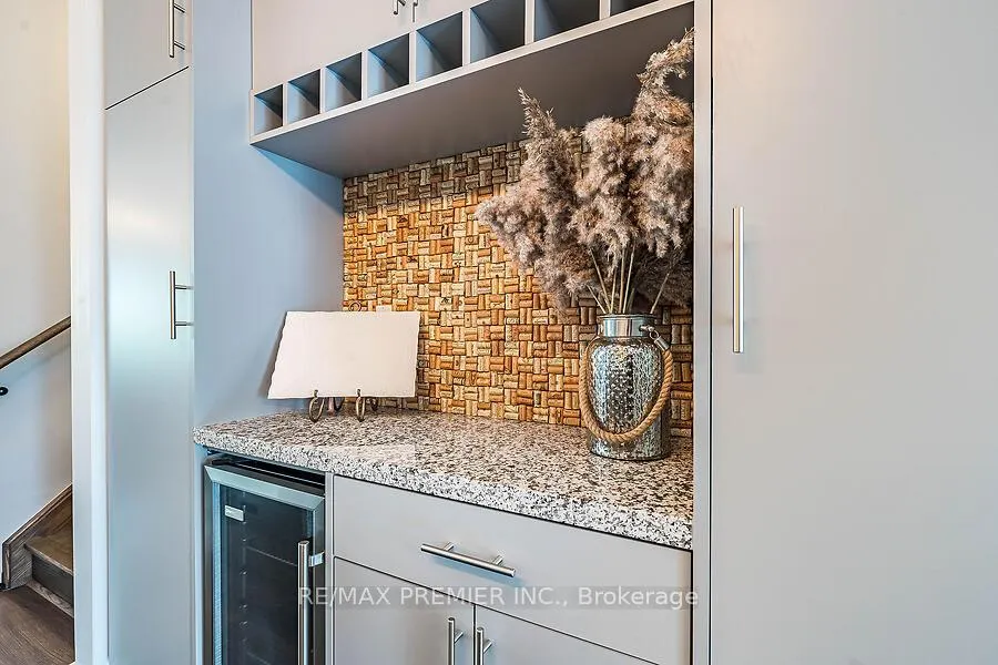 Photo 15 of 77 Sydney Circle, Vaughan, Vellore Village — HOMEH