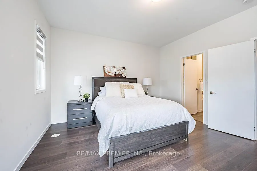 Photo 26 of 77 Sydney Circle, Vaughan, Vellore Village — HOMEH