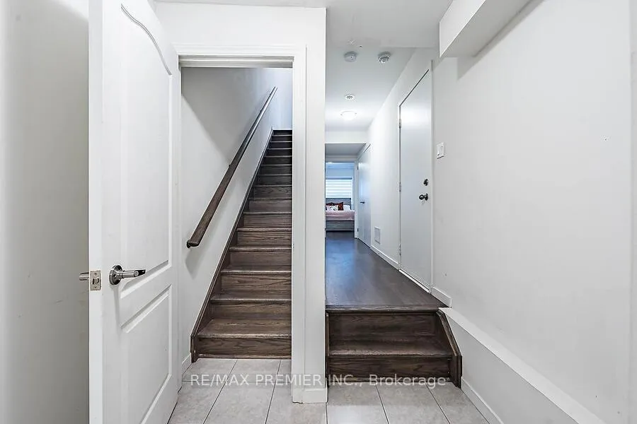 Photo 38 of 77 Sydney Circle, Vaughan, Vellore Village — HOMEH