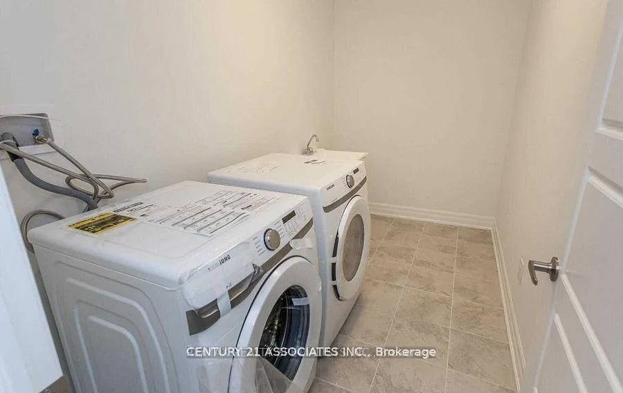 Photo 19 of Unit - Upper Level, 1271 Elderberry Crescent, Milton, Cobban — HOMEH