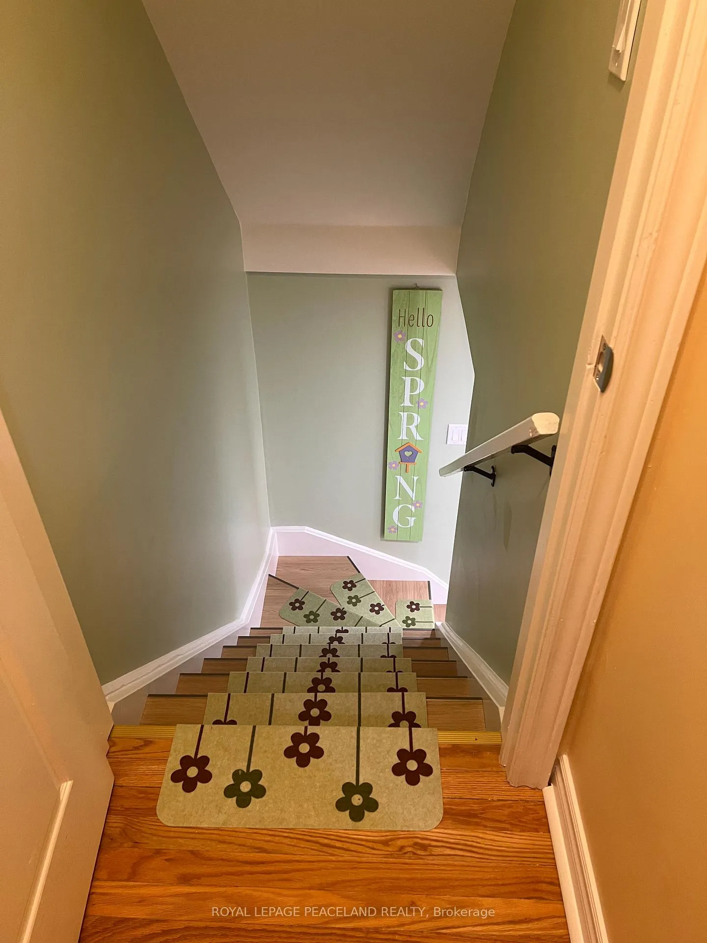 Photo 2 of 162 Kingsbridge Circle, Vaughan, Beverley Glen — HOMEH