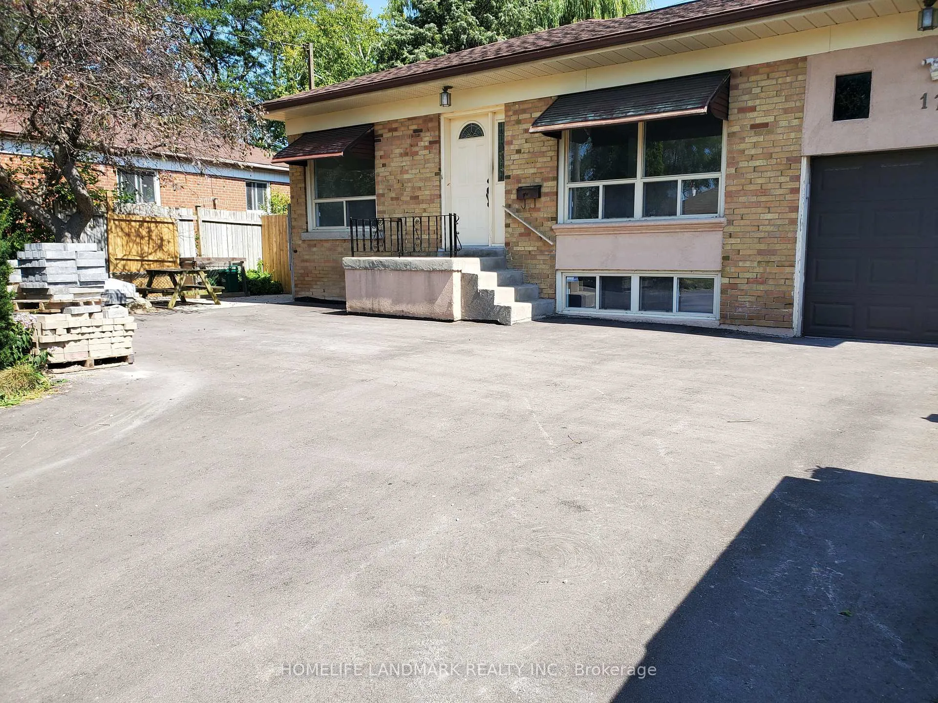 Photo 1 of 17 Maralim Road, Richmond Hill, Crosby — HOMEH
