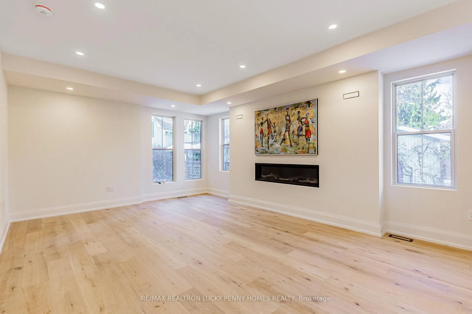 Photo 5 of 25 Victoria Avenue, Markham, Unionville — HOMEH