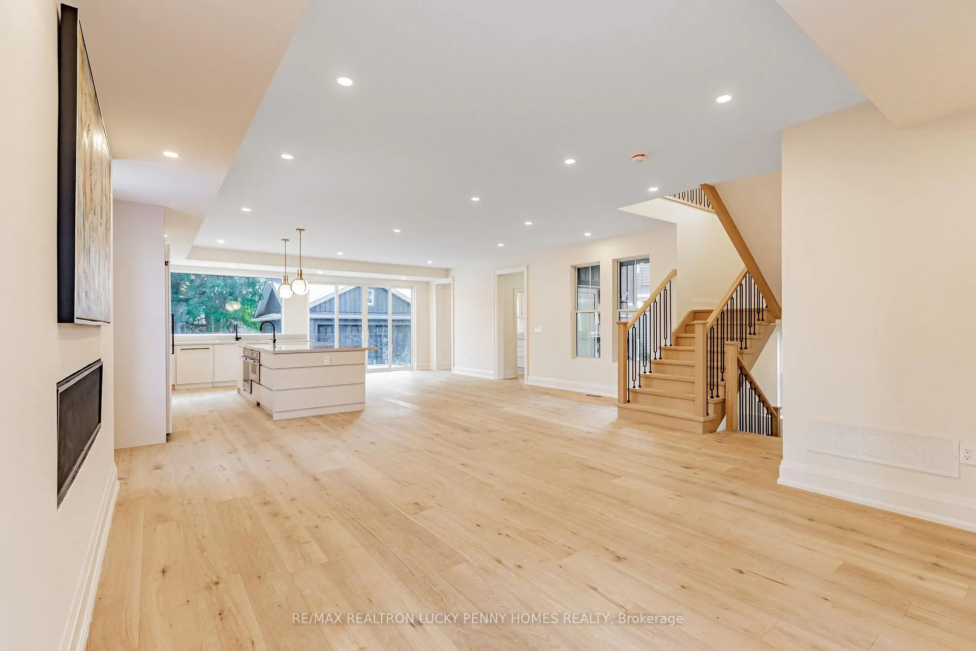Photo 8 of 25 Victoria Avenue, Markham, Unionville — HOMEH