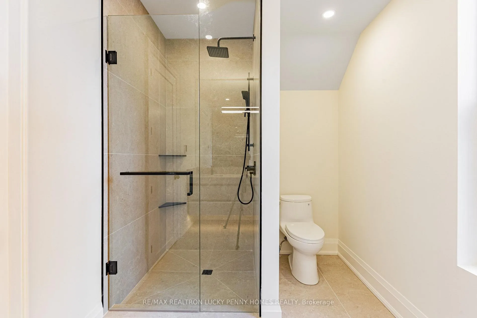 Photo 23 of 25 Victoria Avenue, Markham, Unionville — HOMEH