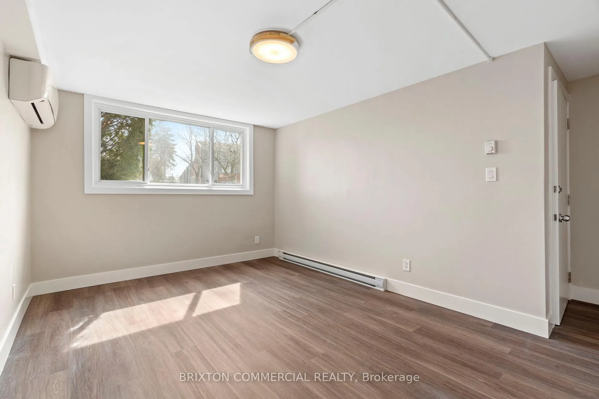 Photo 5 of Unit 2, 586 Victoria Street S, Kitchener — HOMEH