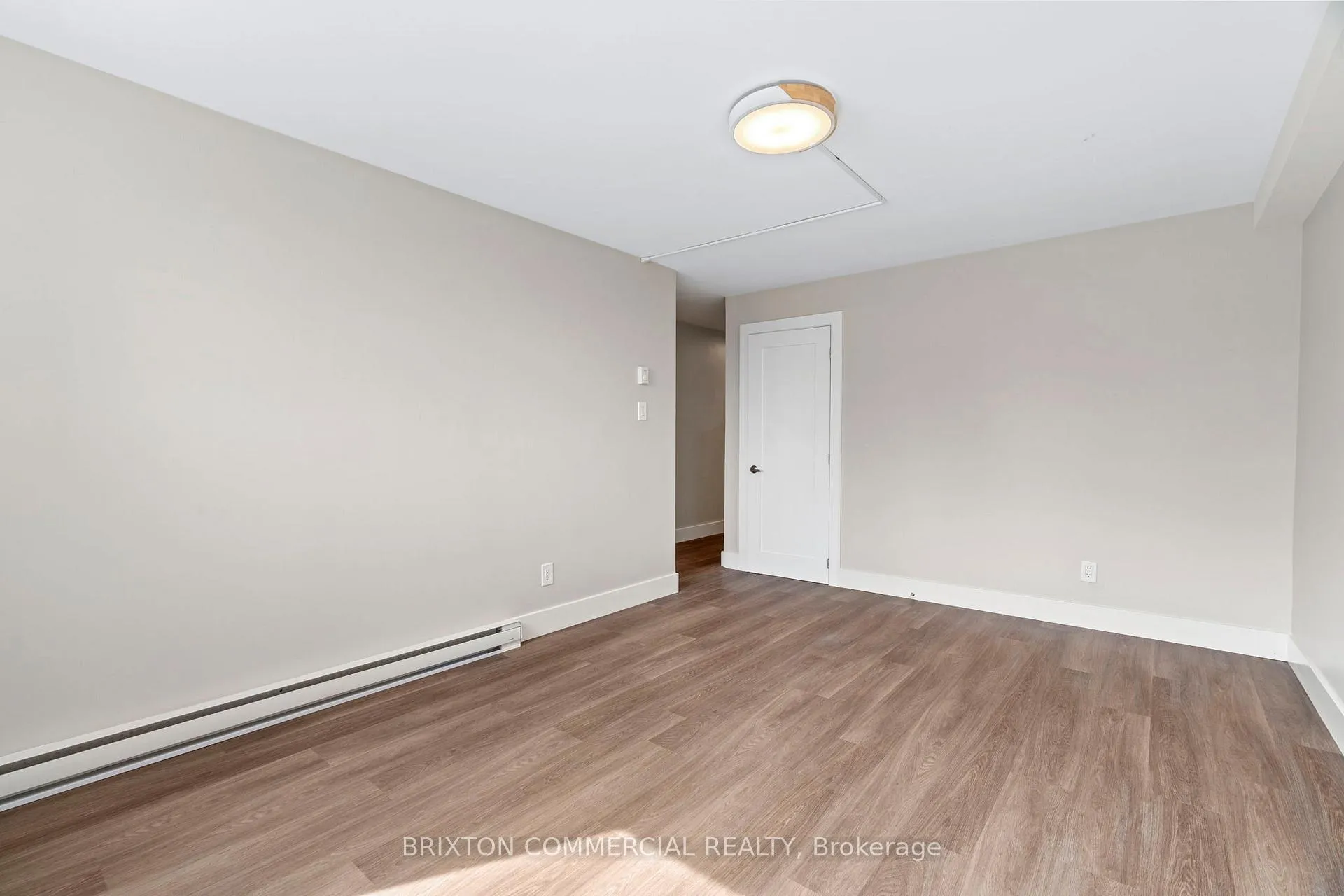 Photo 7 of Unit 2, 586 Victoria Street S, Kitchener — HOMEH