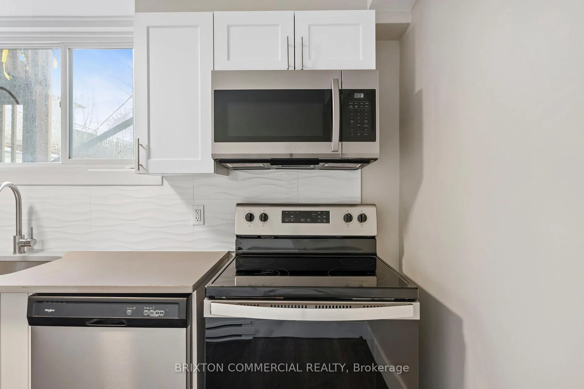 Photo 16 of Unit 2, 586 Victoria Street S, Kitchener — HOMEH