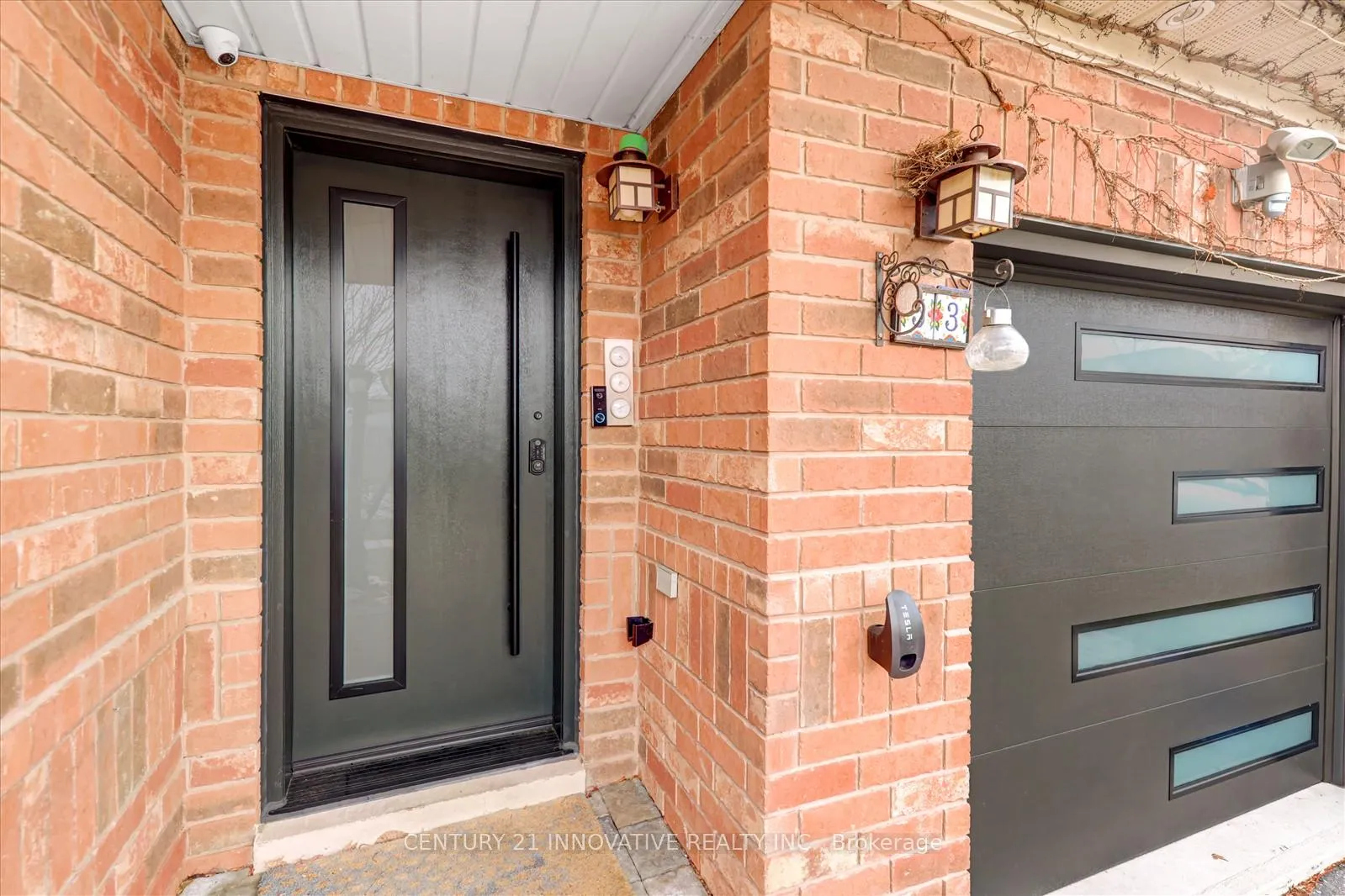 Photo 4 of 53 Angier Crescent, Ajax, South East — HOMEH