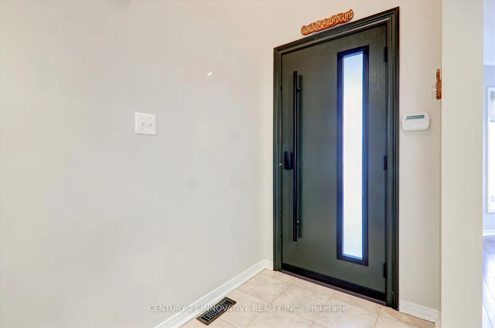 Photo 5 of 53 Angier Crescent, Ajax, South East — HOMEH