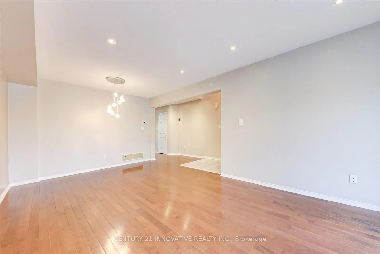 Photo 8 of 53 Angier Crescent, Ajax, South East — HOMEH