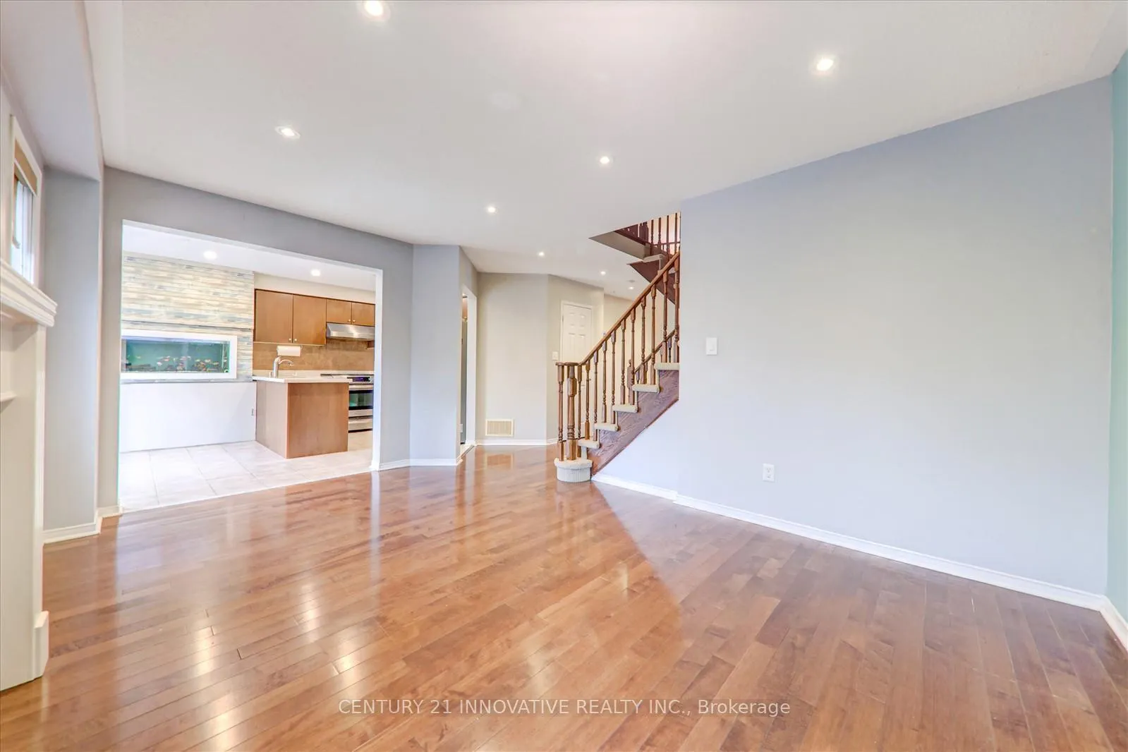 Photo 11 of 53 Angier Crescent, Ajax, South East — HOMEH