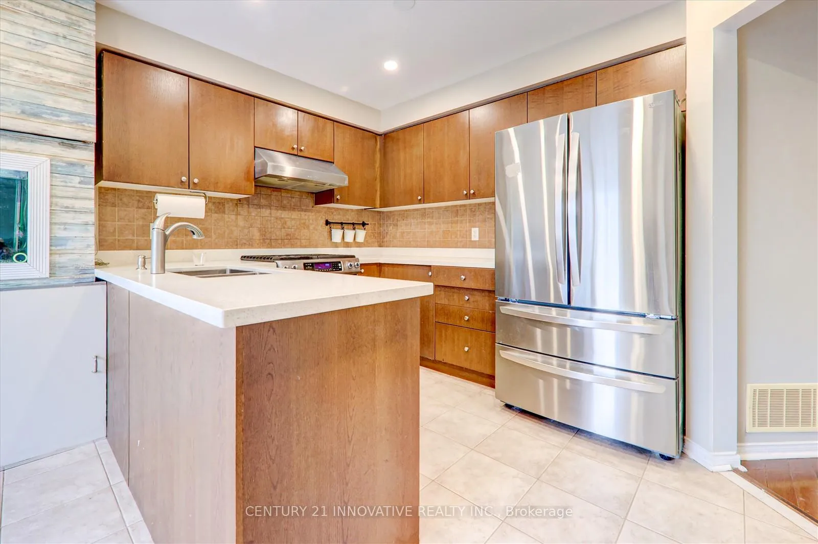 Photo 12 of 53 Angier Crescent, Ajax, South East — HOMEH