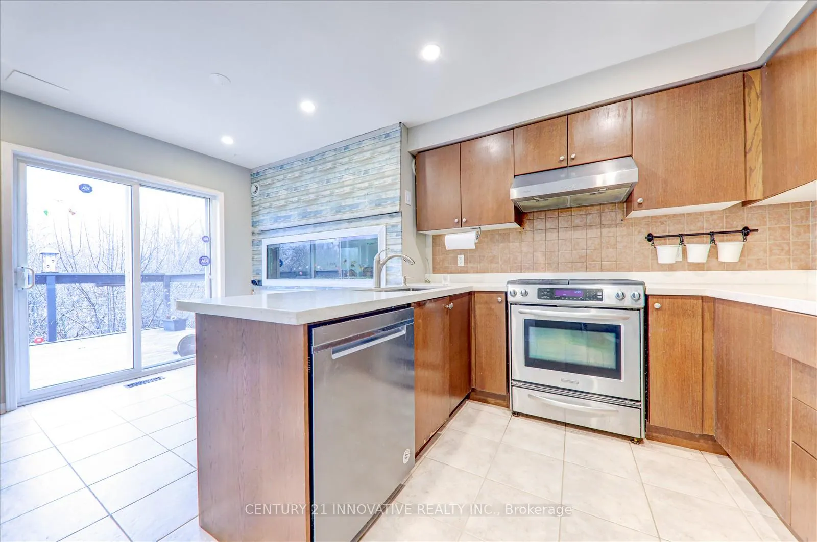 Photo 13 of 53 Angier Crescent, Ajax, South East — HOMEH