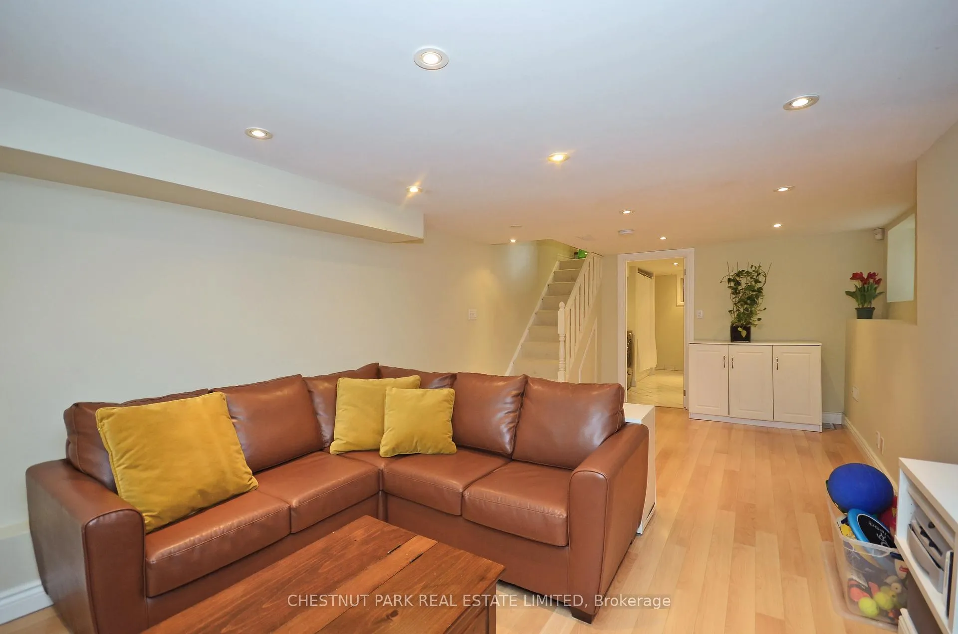 Photo 17 of 574 Balliol Street, Toronto, Mount Pleasant East — HOMEH